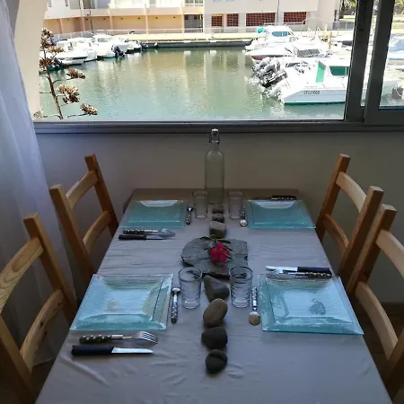 4 Personnes, Marina à
