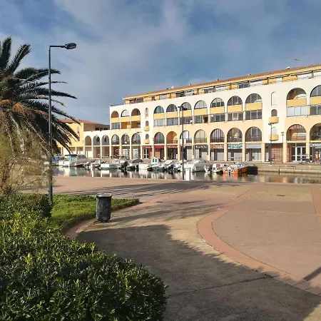 4 Personnes, Marina à * Sète